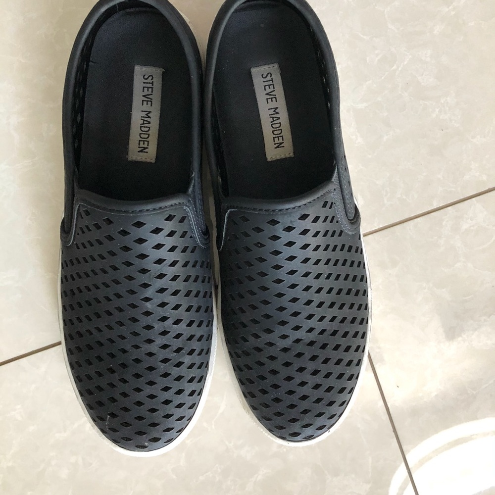 Steve Madden SlipOns